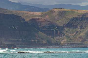 Cuatro países participan en ejercicios de desembarco frente a Las Canteras (Foto Antonio Rico)